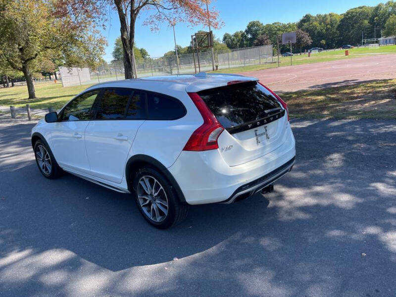 2015 Volvo V60 Cross Country T5