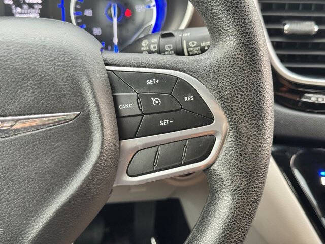 2020 Chrysler Voyager LX