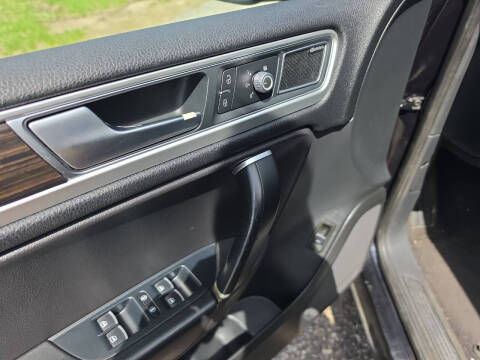 2016 Volkswagen Touareg VR6 Executive