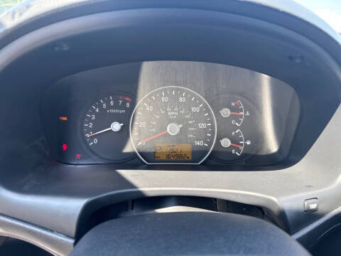 2010 Kia Rondo LX