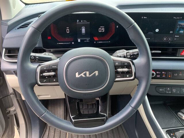 2025 Kia Carnival EX