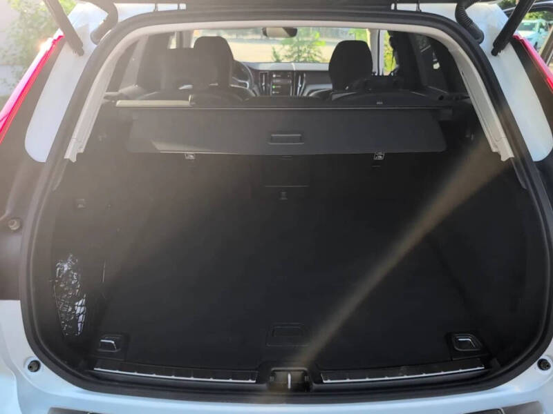 2025 Volvo XC60 T8 Plus Dark Theme