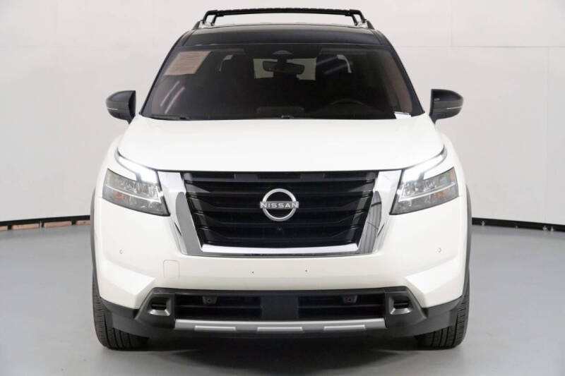 2023 Nissan Pathfinder SL