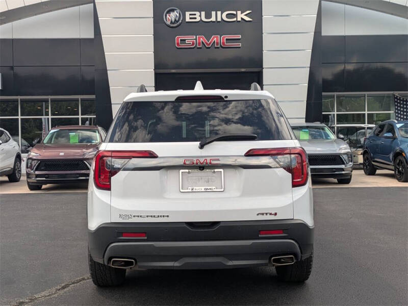 2023 GMC Acadia AT4