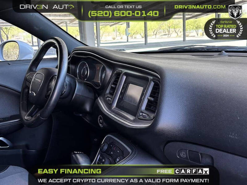 2015 Dodge Challenger SXT