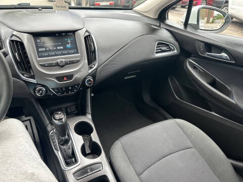 2017 Chevrolet Cruze LT Auto