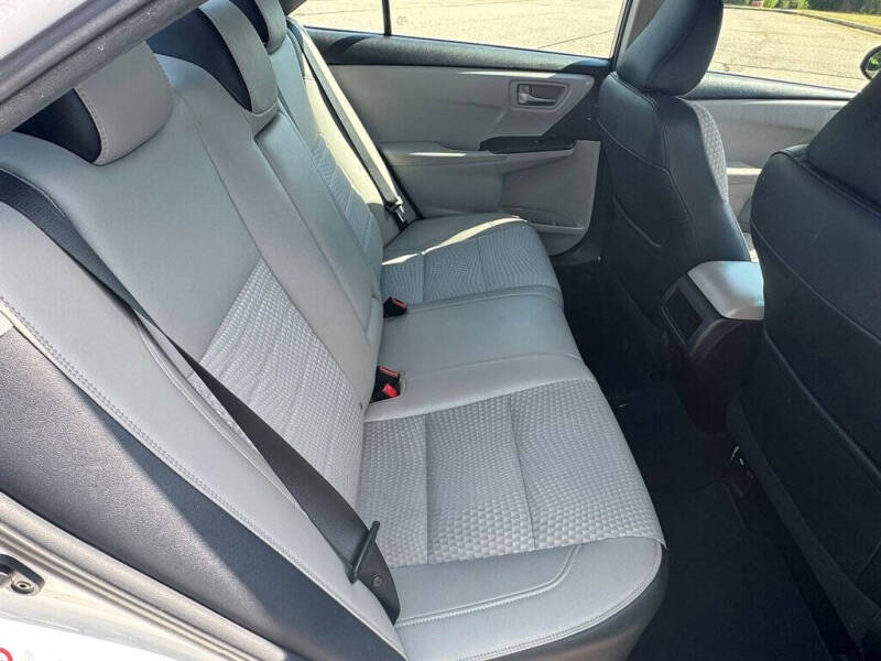2015 Toyota Camry SE