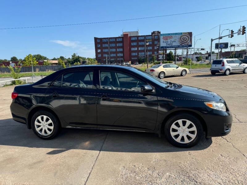 2009 Toyota Corolla LE photo 4