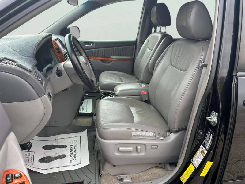 2010 Toyota Sienna XLE