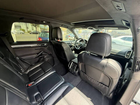 2016 Porsche Cayenne GTS