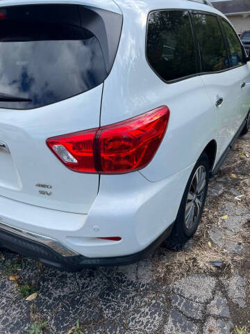 2017 Nissan Pathfinder SL