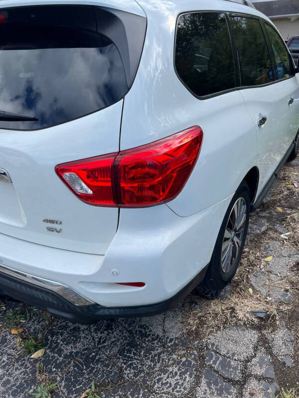 2017 Nissan Pathfinder SL