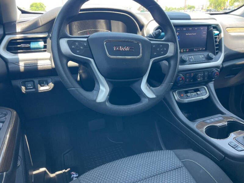 2023 GMC Acadia SLE