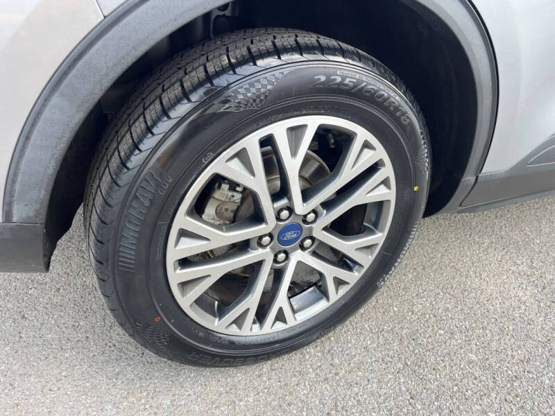 2021 Ford Escape SEL