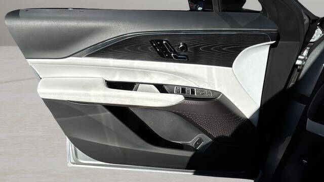 2025 Cadillac LYRIQ Sport 1