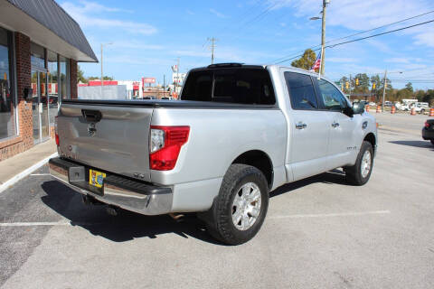 2017 Nissan Titan SV