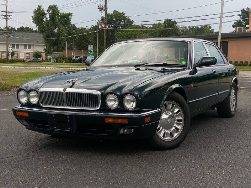1996 Jaguar XJ-Series for sale at MAGIC AUTO SALES in Little Ferry NJ