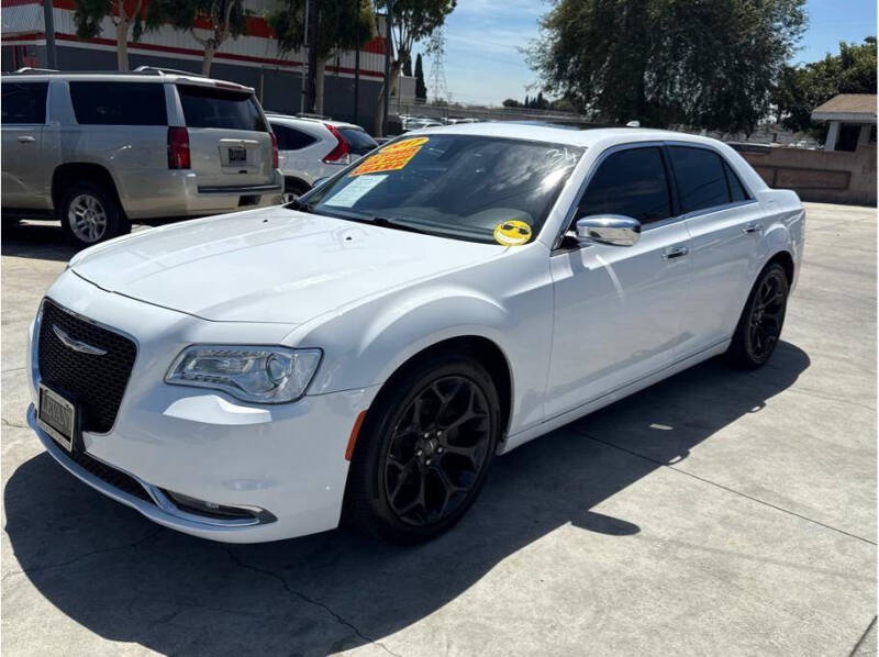 2017 Chrysler 300 C