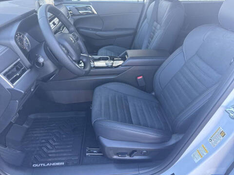 2026 Mitsubishi Outlander LE