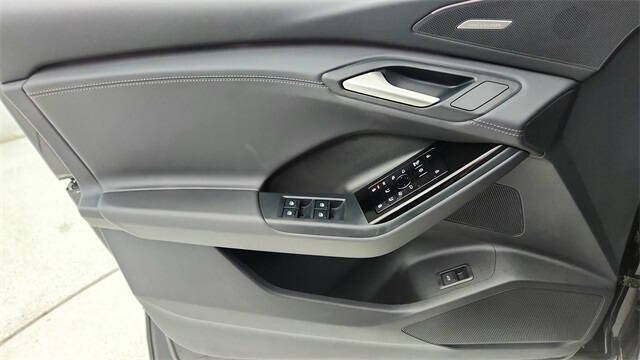 2025 Audi Q6 e-tron quattro Premium Plus