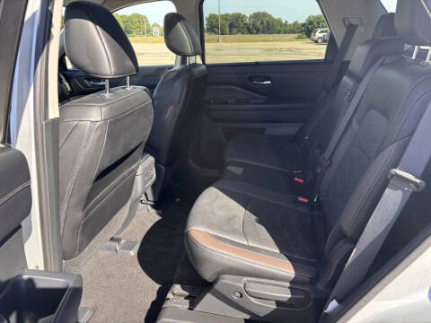 2024 Nissan Pathfinder Platinum