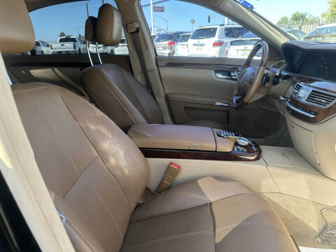 2009 Mercedes-Benz S-Class S 550