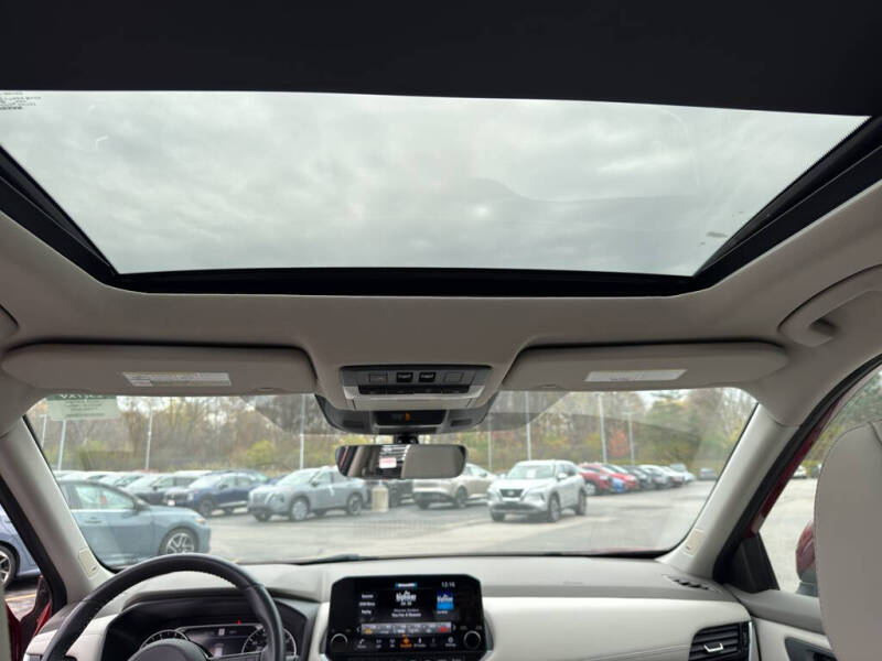 2023 Nissan Rogue SL