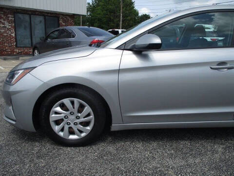 2020 Hyundai Elantra SE