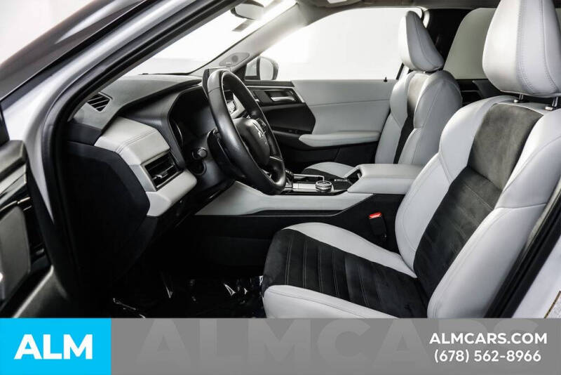 2025 Mitsubishi Outlander SE