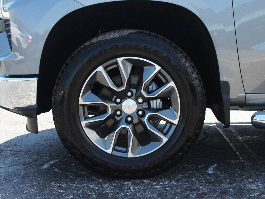 2023 Chevrolet Silverado Pickup - $48,995