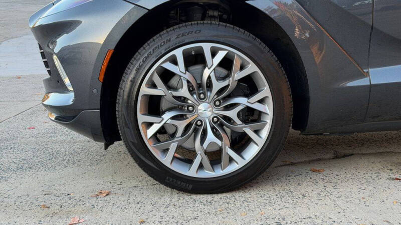 2022 Aston Martin DBX