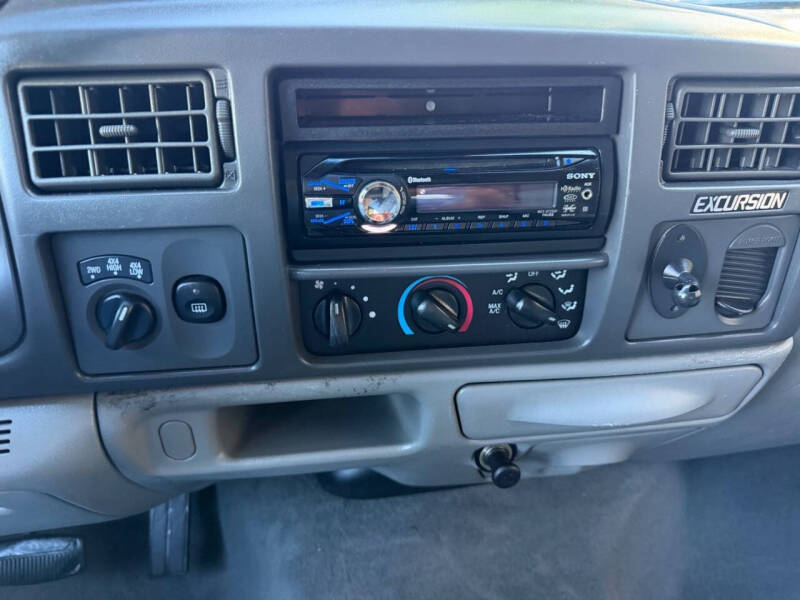 2003 Ford Excursion XLT