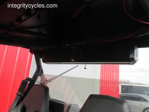2023 Can-Am MAVERICK 700 DPS