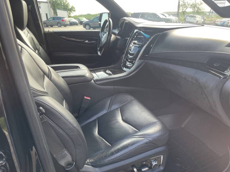 2018 Cadillac Escalade ESV Platinum