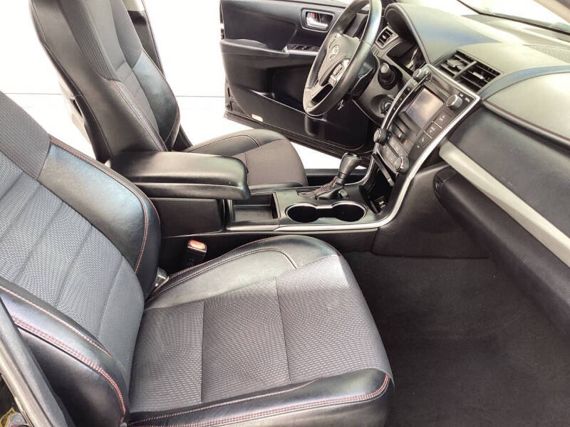 2017 Toyota Camry SE