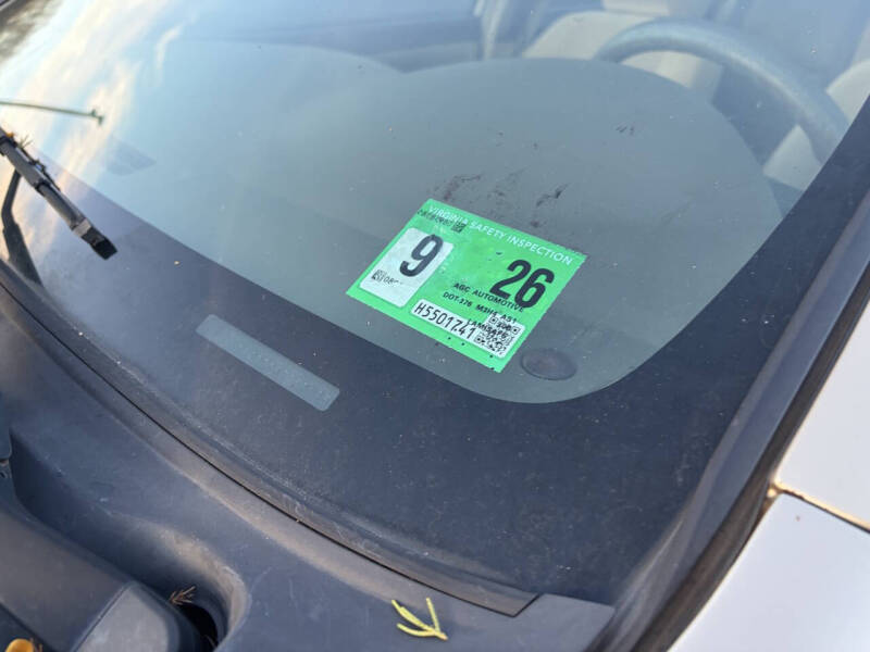 2005 Toyota Corolla LE