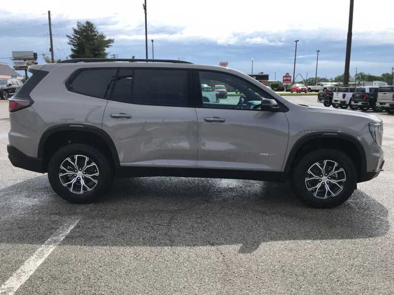 2026 GMC Acadia AT4