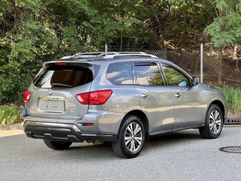 2018 Nissan Pathfinder SV