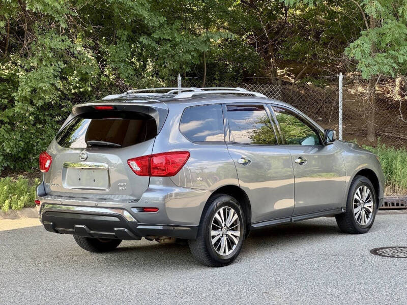 2018 Nissan Pathfinder SV