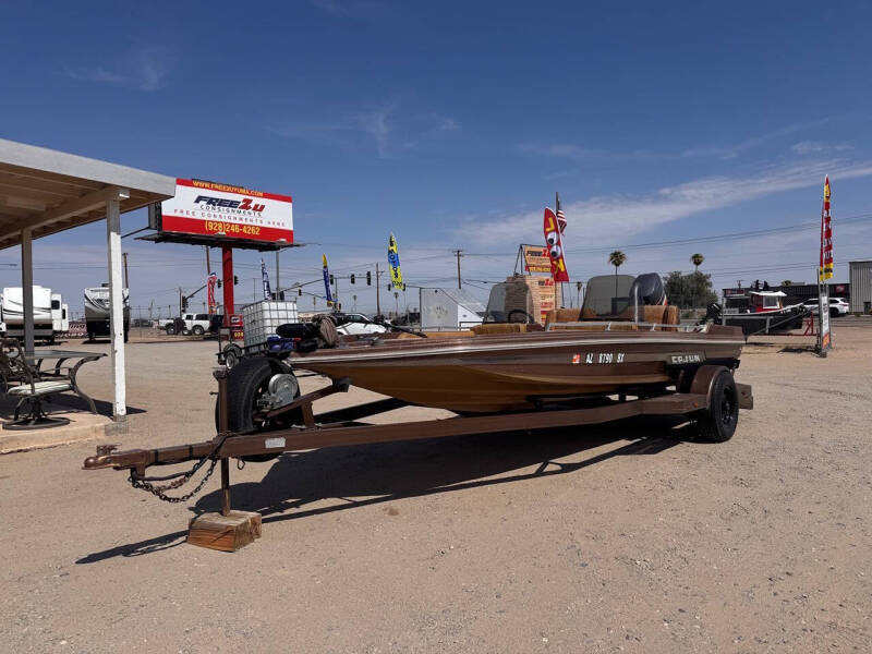 1981 Cajun Bass Boat