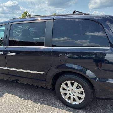 2011 Chrysler Town and Country Touring-L
