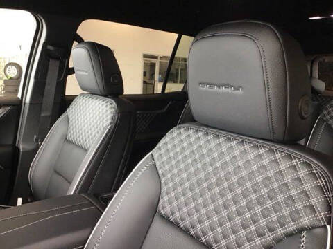 2025 GMC Acadia Denali