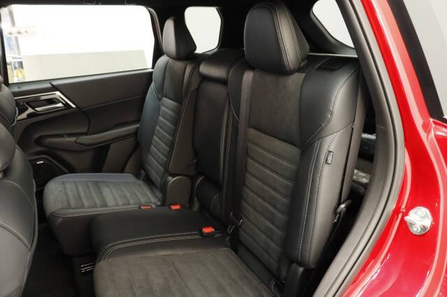 2026 Mitsubishi Outlander LE
