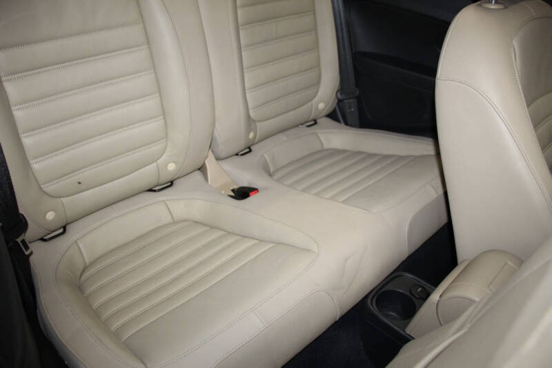 2013 Volkswagen Beetle Convertible 2.5L 50s Edition