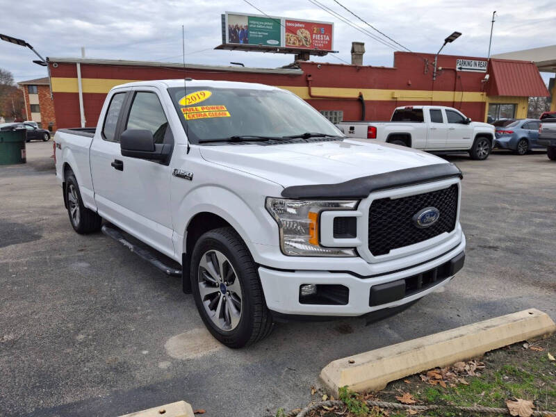 2019 Ford F-150 for sale at KENNEDY AUTO CENTER in Bradley IL