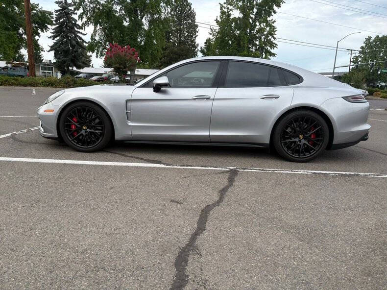 2017 Porsche Panamera