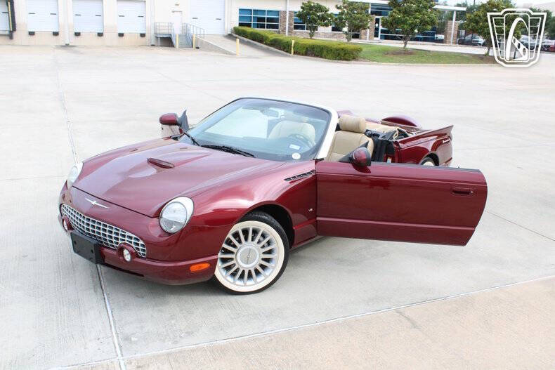 2004 Ford Thunderbird Deluxe