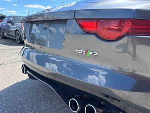 2017 Jaguar F-TYPE R