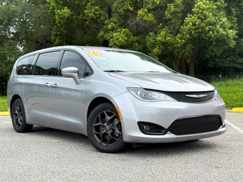 2020 Chrysler Pacifica Touring