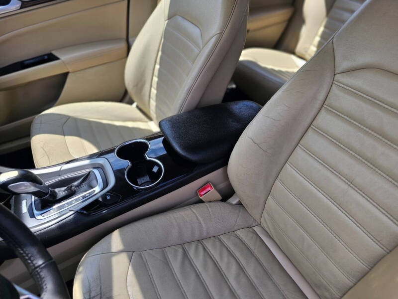 2014 Ford Fusion SE